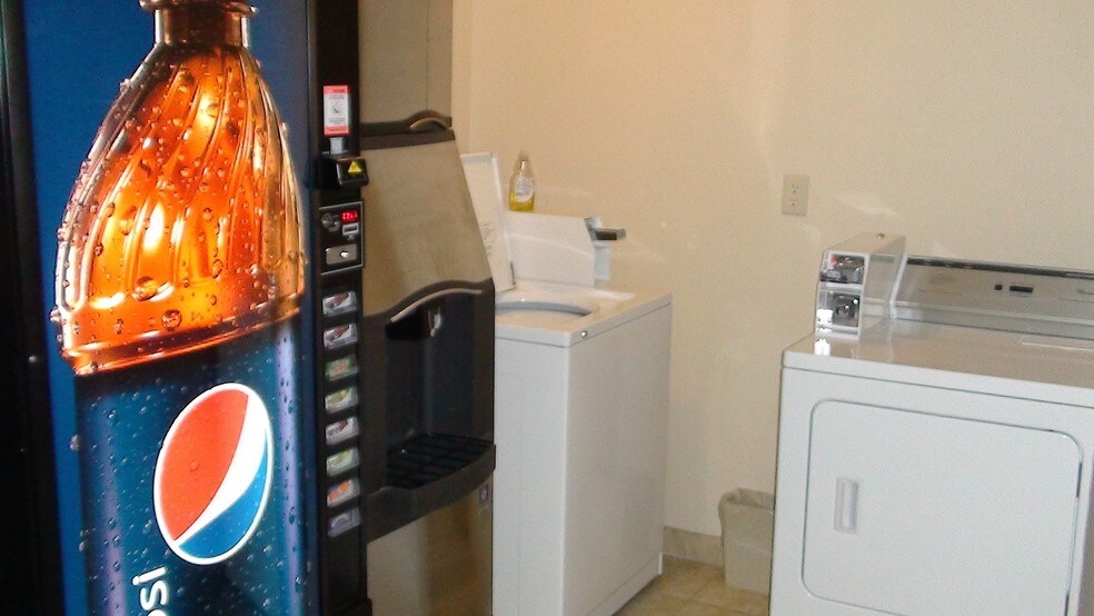 More Photos Of 265 Colonels Dr, Columbus Junction Hotel For Sale