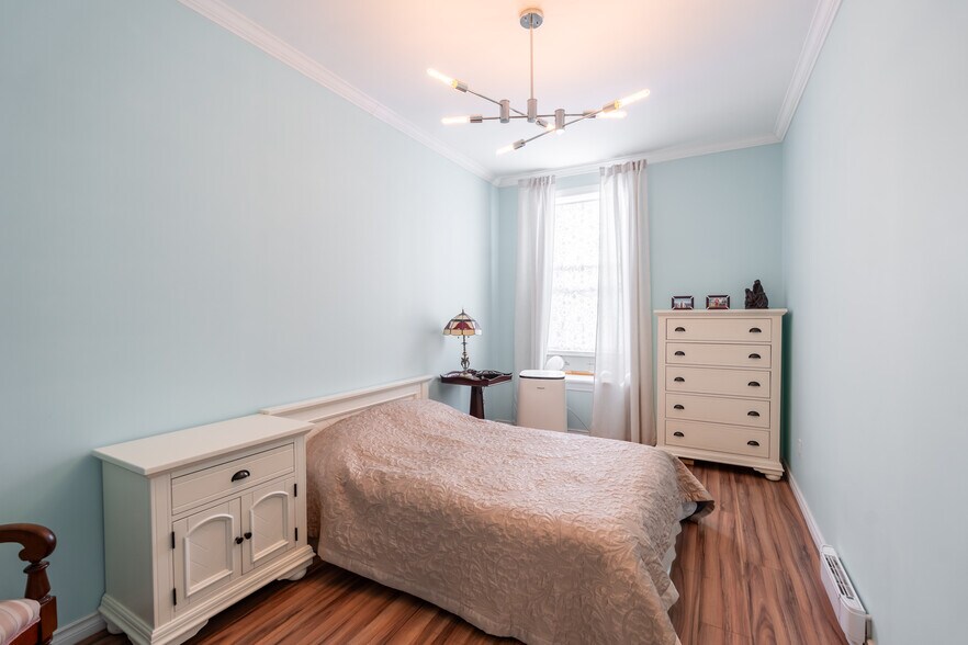 More Photos Of 7 Main St W, Ridgetown Storefront Retail Residential For Sale