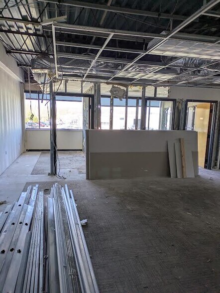 More Photos Of 400 Auto Park Pl, Newburgh Medical For Lease