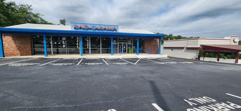 Primary Photo Of 6500 Roswell Rd, Sandy Springs Freestanding For Lease