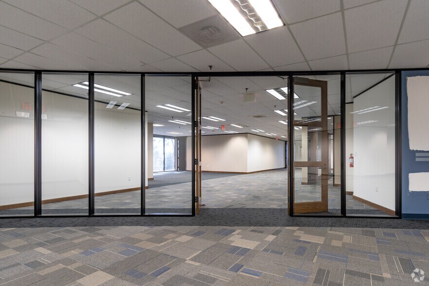 More Photos Of 600 Gemini St, Houston Office For Lease