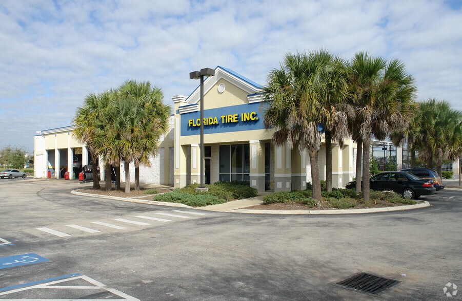 More Photos Of 12200-12206 Lake Underhill Rd, Orlando Unknown For Lease
