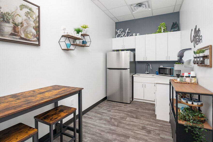 More Photos Of 4116 TX- 121 Hebron Pkway- 4116 TX- 121, Carrollton Coworking Space