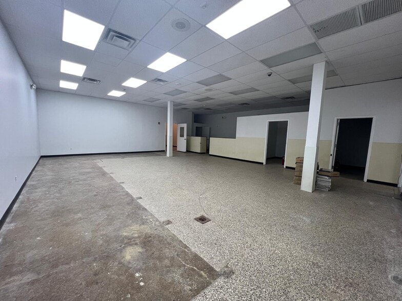 More Photos Of 411 Jericho Tpke, New Hyde Park Storefront Retail Office For Sale