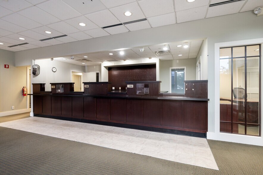 More Photos Of 580 E Main St, Norfolk Office For Lease