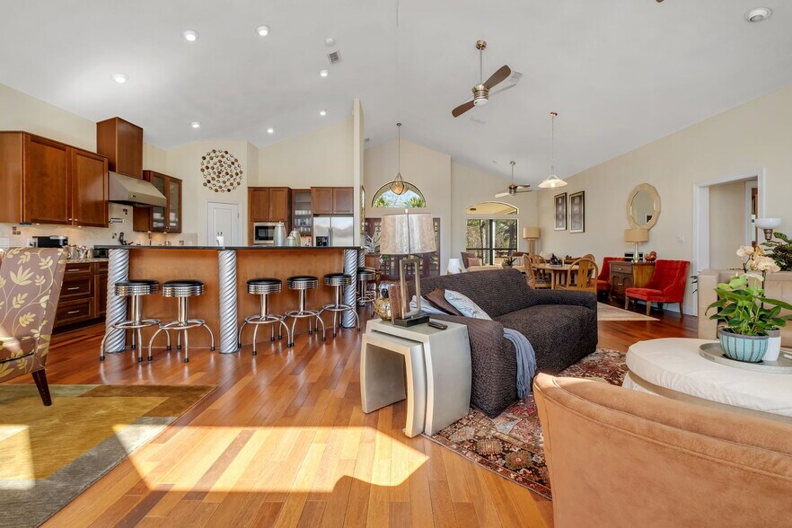 More Photos Of , Quincy Unknown For Sale