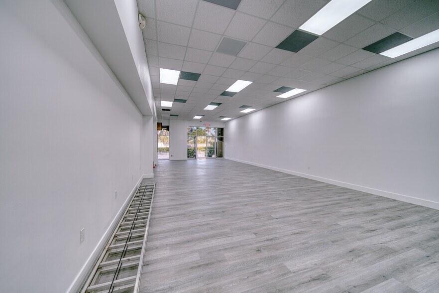 More Photos Of 15801 S Dixie Hwy, Miami Unknown For Lease