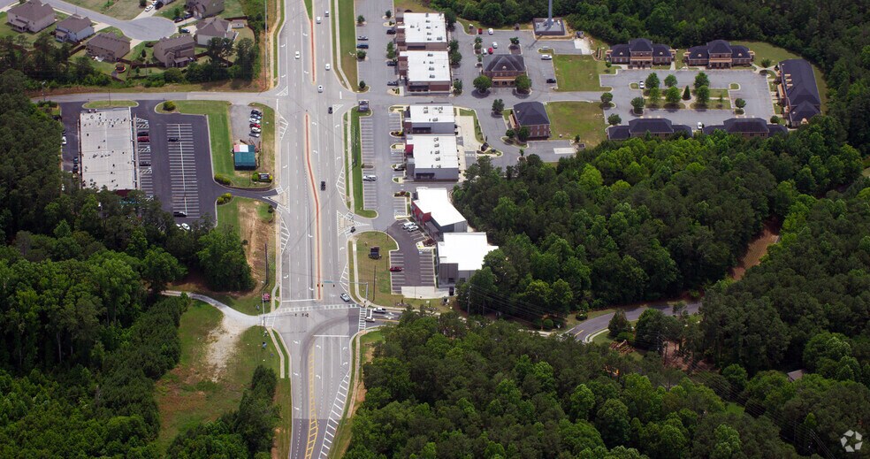 More Photos Of 2495 Cedarcrest Rd, Acworth Storefront For Lease