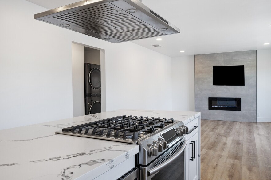 More Photos Of 632 Truly Ter, Vista Apartments For Sale