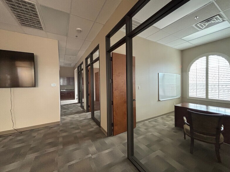 More Photos Of 7709 San Jacinto Pl, Plano Loft Creative Space For Sale