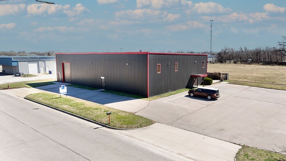 Primary Photo Of 1939 E Diedrich Ave, Wichita Warehouse For Sale