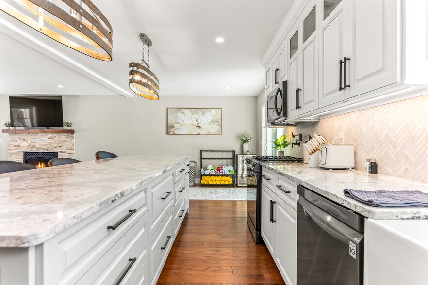 More Photos Of 83 King Rd, Chichester Apartments For Sale