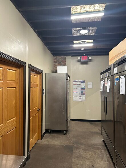 More Photos Of 1102 E 37th St., Kansas City Storefront Retail Office For Lease