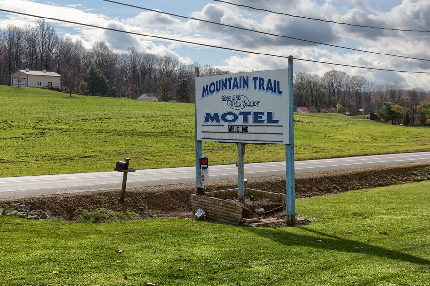 More Photos Of 4221 Stiegel Pike, Newmanstown Hotel For Sale
