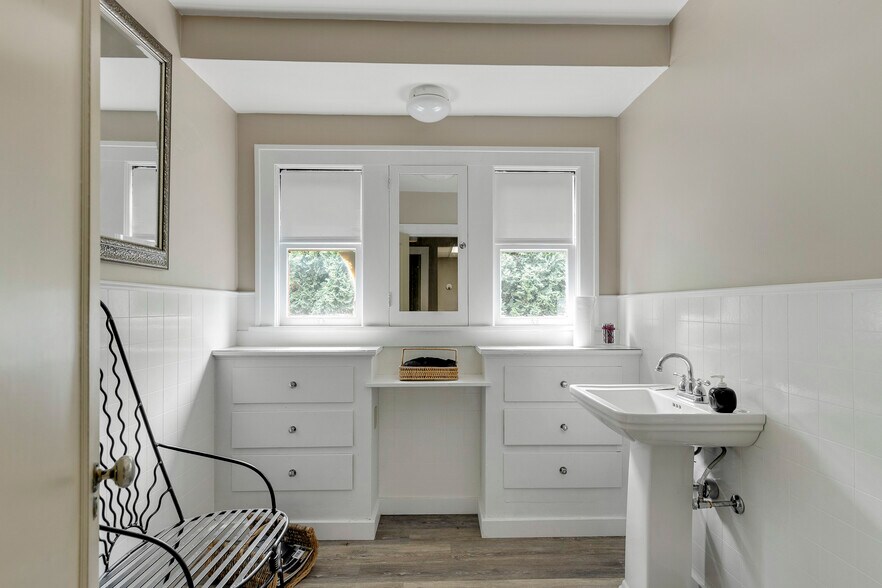 More Photos Of 1742 NE 43rd Ave, Portland Office Residential For Sale