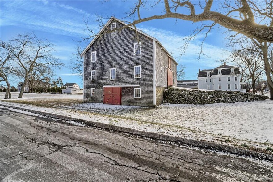 More Photos Of 2967 East Main Road Rd, Portsmouth Land For Sale