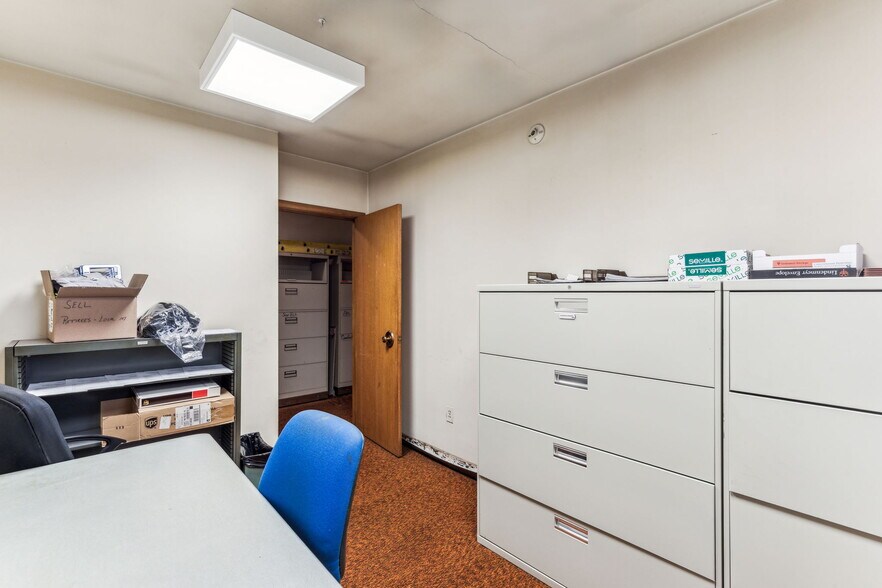 More Photos Of 1453 Edgmont Ave, Chester Office For Sale