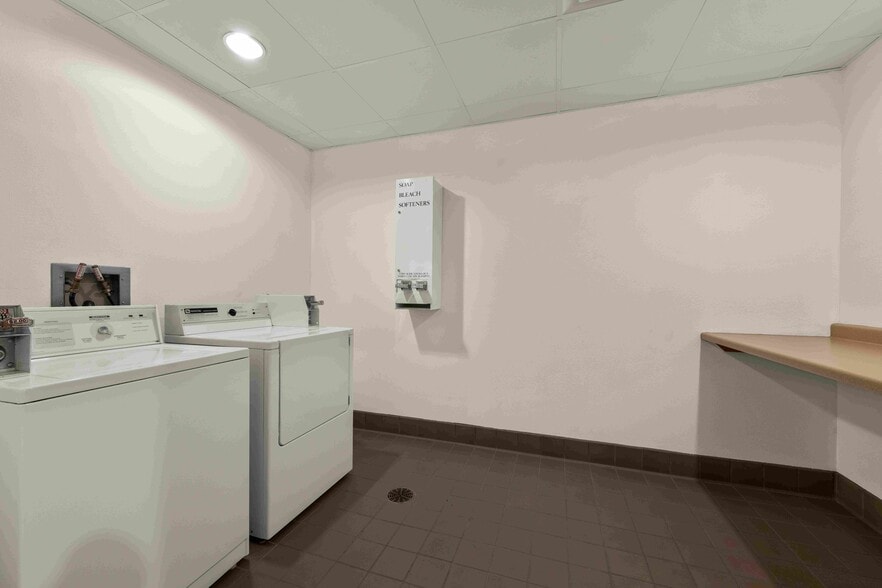 More Photos Of 1738 Comfort Dr, Tomahawk Hotel For Sale