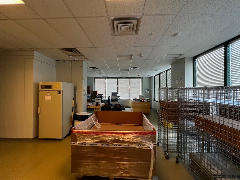 More Photos Of 100 Tower Dr, Edgewater Apartments For Lease