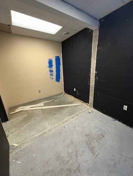 More Photos Of 43510 National Rd, Belmont Industrial For Sale