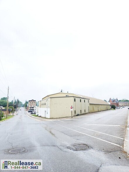 More Photos Of 37 E Victoria St, North Huron Sports And Entertainment For Lease