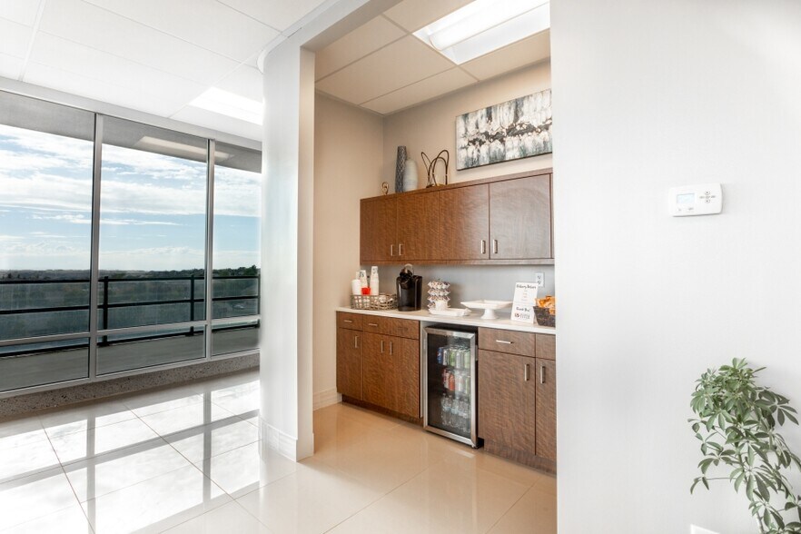 More Photos Of 5929 S Fashion Point Dr, Ogden Medical For Lease