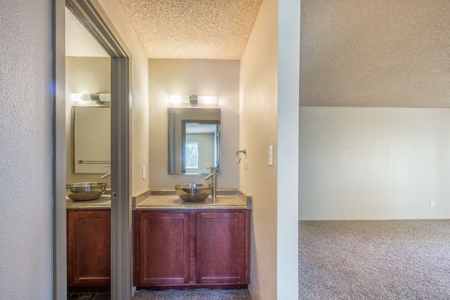 More Photos Of 1150 S Birch St, Denver Multifamily For Sale