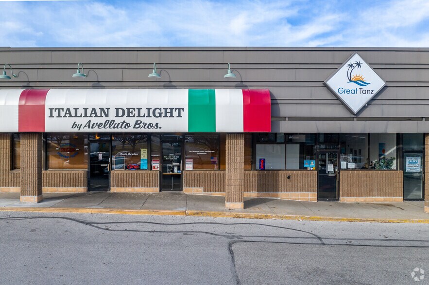 More Photos Of 6500-6620 Martway St, Mission Unknown For Lease