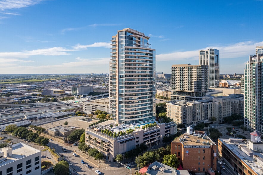 More Photos Of 2200 Victory Ave, Dallas Apartments For Lease