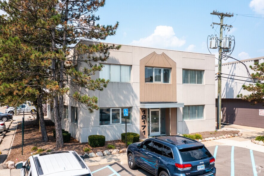 More Photos Of 12171-12281 Beech Daly Rd, Redford Distribution For Lease