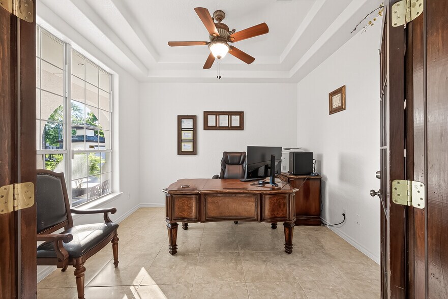 More Photos Of 21832 Rayford Rd, Humble Office For Sale