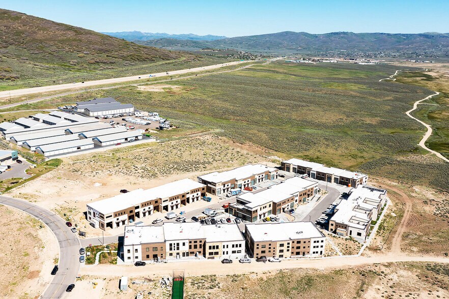 More Photos Of 4554 Forestdale Dr, Park City Light Manufacturing For Sale