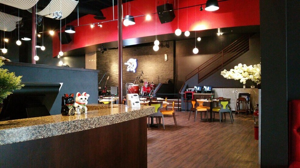 More Photos Of 238 Vernon St, Roseville Storefront For Lease