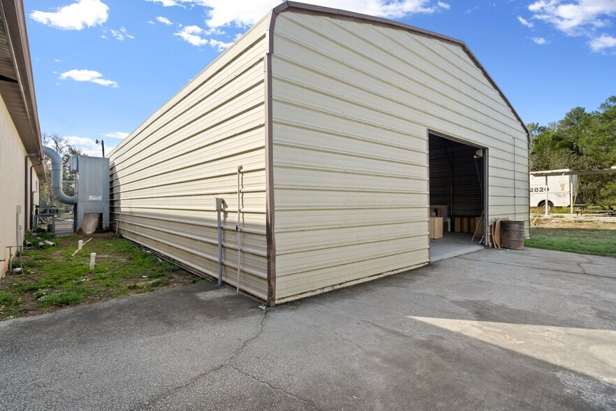 More Photos Of 9926 Denton Ave, Hudson Warehouse For Lease