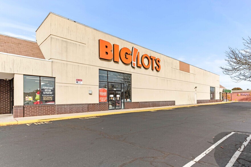 More Photos Of 2485 Warwick Ave, Warwick Unknown For Lease