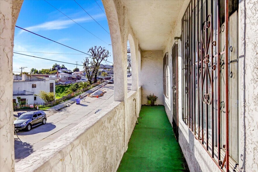 More Photos Of 540 27th St, San Diego Storefront Retail Office For Sale