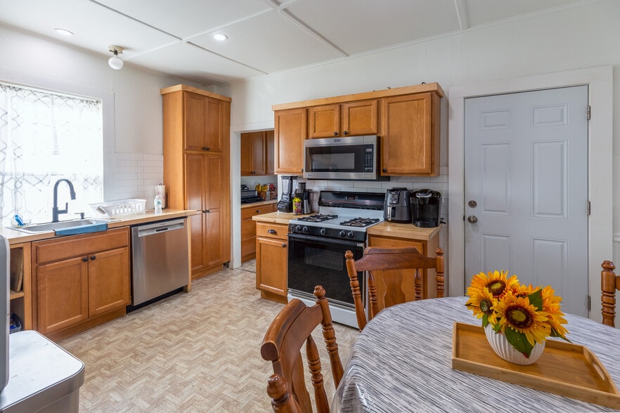 More Photos Of 211 Court St, Plymouth Apartments For Sale