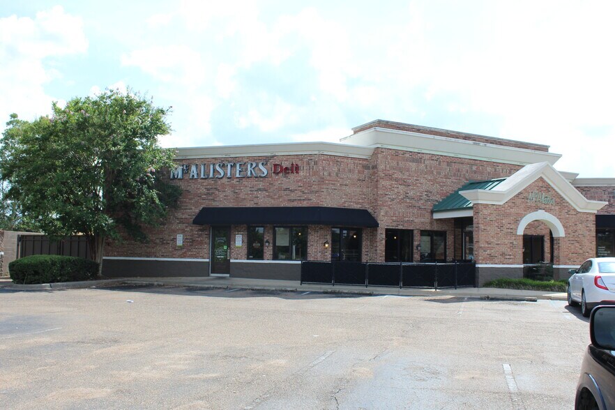 More Photos Of 1065 River Oaks Dr, Flowood Restaurant For Lease