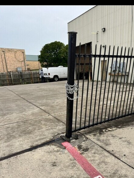 More Photos Of 707-777 Robbie Dr, Irving Light Distribution For Lease