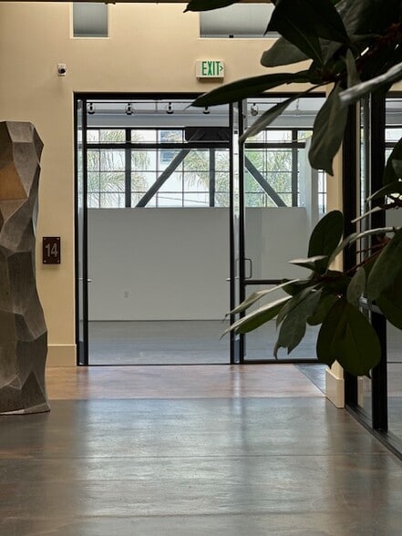 More Photos Of 111 Rhode Island St, San Francisco Showroom For Lease