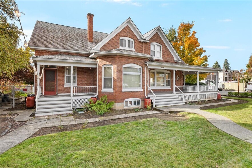 More Photos Of 139 SW I St, Grants Pass Specialty For Sale