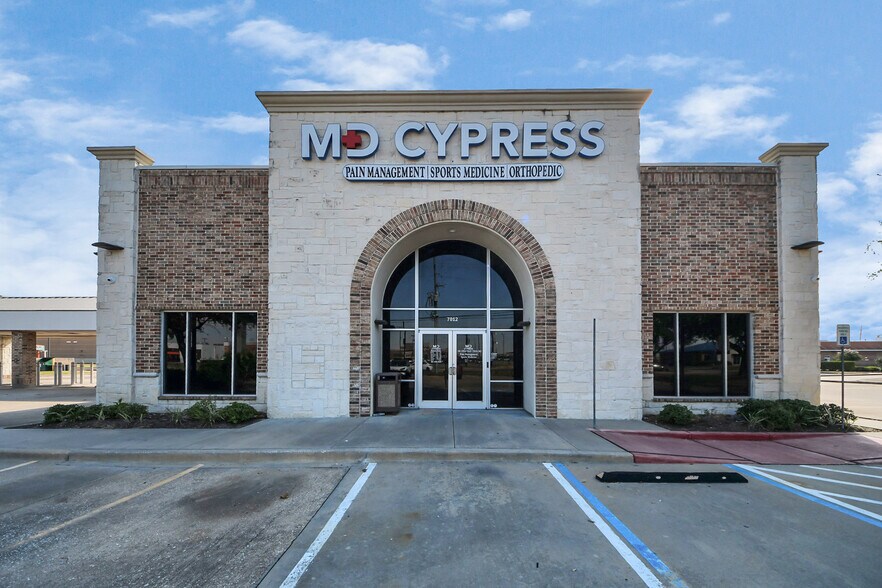 More Photos Of 7012 Barker Cypress Rd, Cypress Office For Sale