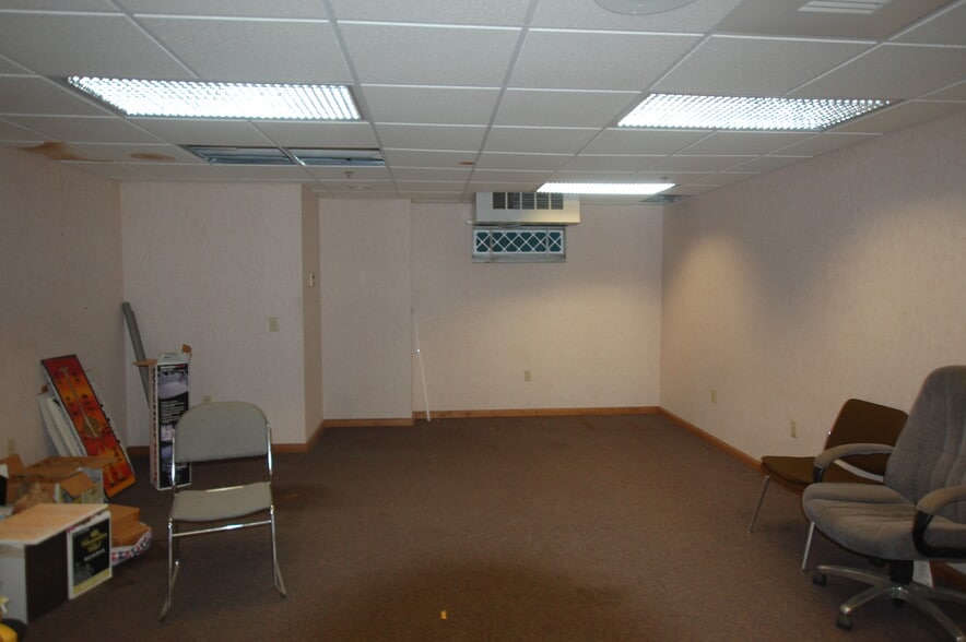 More Photos Of 2636 S Work St, Falconer Manufacturing For Lease