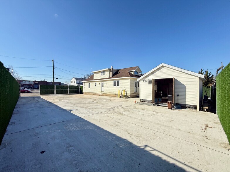 More Photos Of 10 3rd St, Rosedale Land For Lease