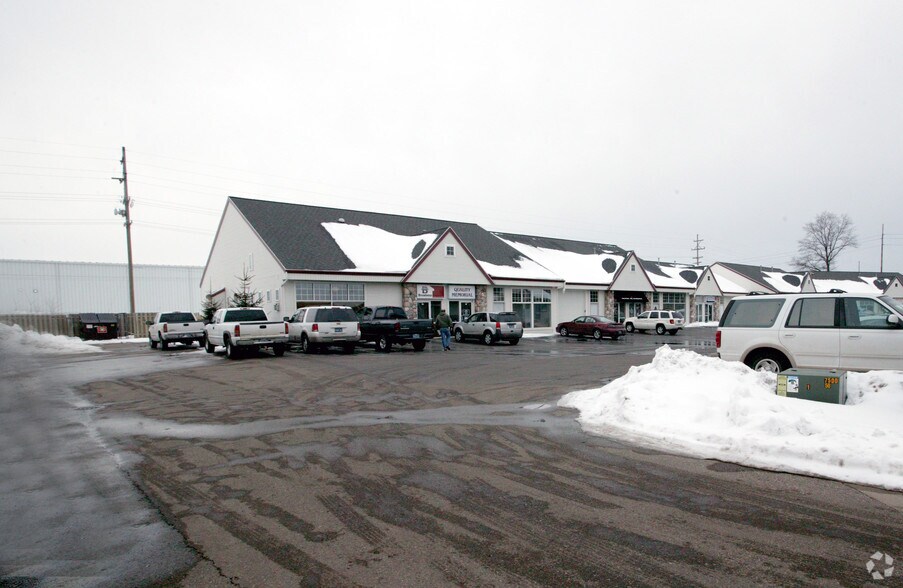 More Photos Of 32-50 E Lakewood Blvd, Holland Freestanding For Sale