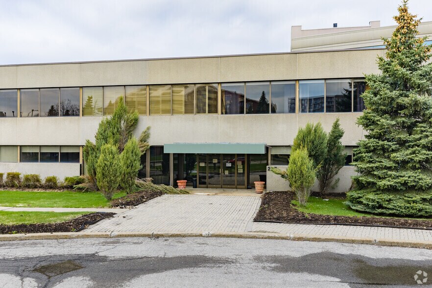 More Photos Of 237 Boul Hymus, Pointe-claire Office For Lease