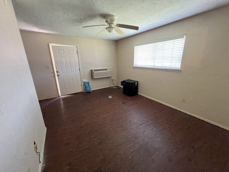 More Photos Of 6401 NW Oak Ave, Lawton Apartments For Sale