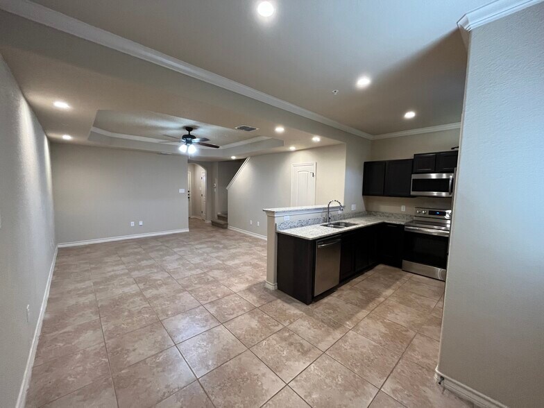 More Photos Of 6414 Luglio Ln, San Antonio Apartments For Sale