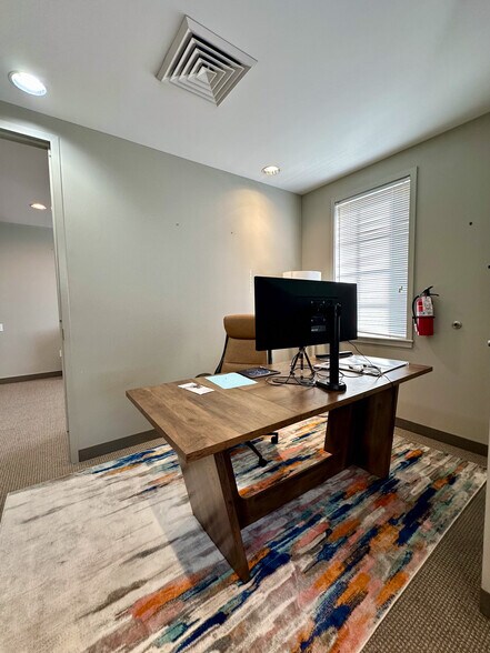 More Photos Of 2010 S 8th St, Saint Louis Office For Lease