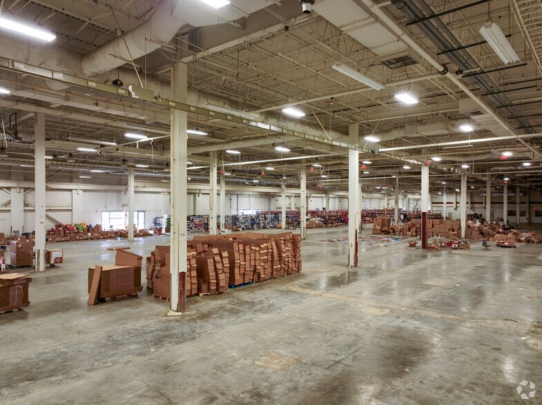 More Photos Of 6900 Morris Estate Dr, Charlotte Manufacturing For Lease